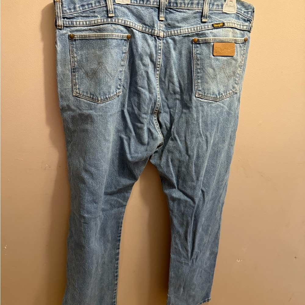 Wrangler Jeans Light Wash Denim Size 12 X 32 Straight Leg